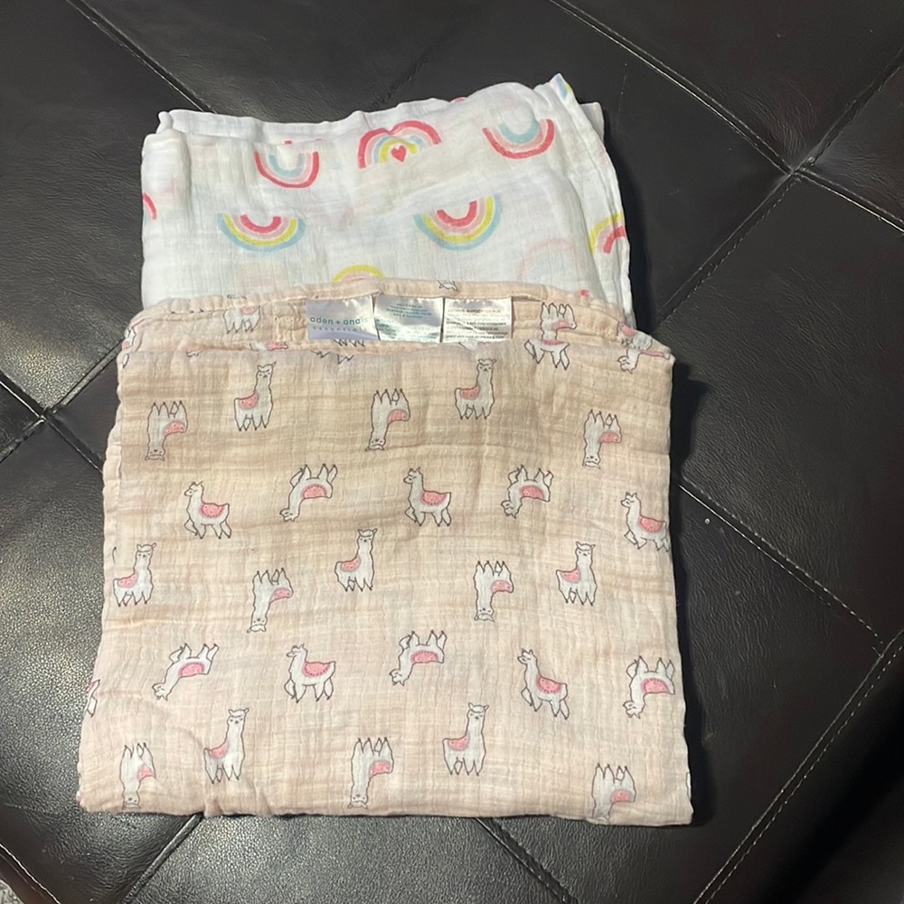 Set of 2 Aden + Anais Muslin swaddles NWOT